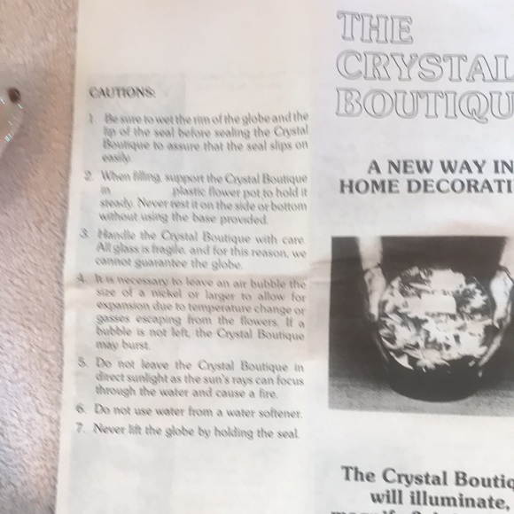 Crystal Boutique Water Globe Display Vase - Picture 13 of 14